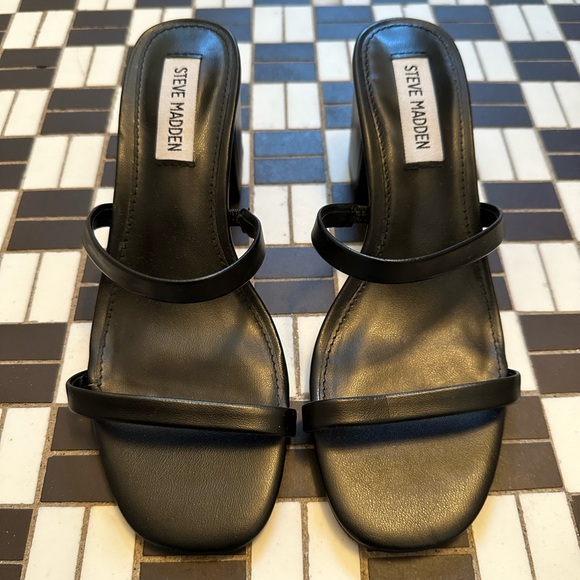 Steve Madden LIKE NEW!! Issy Black Block Heel Mule Sandal, 6.5 - Picture 2 of 5